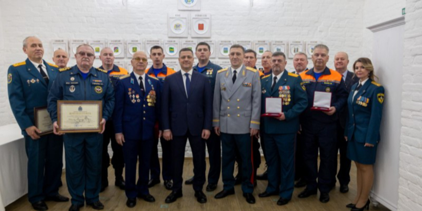 Спасателям региона вручили награды - 2025-12-29 09:05:00 - 1