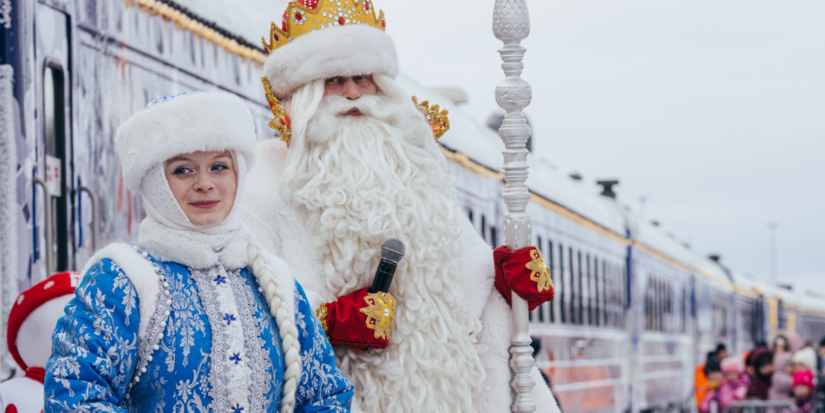 В Великие Луки прибыл Поезд Деда Мороза - 2026-01-04 16:05:00 - 1