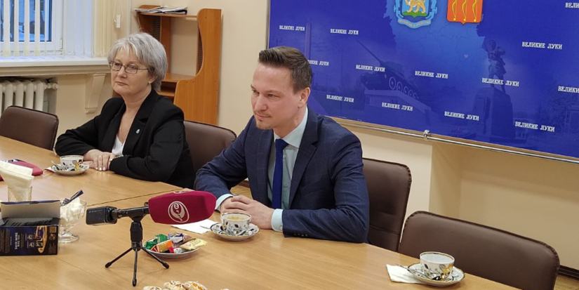 Великие Луки посетил министр образования Псковской области - 2026-01-16 16:05:00 - 1