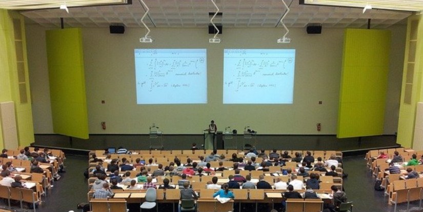 Минобрнауки ликвидировало 47 тысяч платных мест в вузах - 2026-02-05 19:05:00 - 1