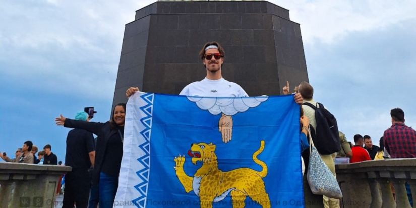 Пловец Марк Мордовцев из Пскова посетил 43 страны с флагом региона - 2026-03-02 17:05:00 - 1