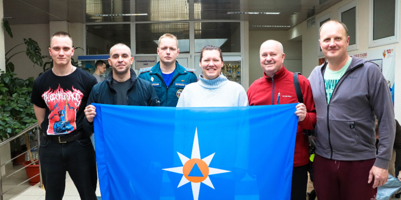 Спасатели продемонстрировали свои силы на соревнованиях по плаванию - 2026-03-27 13:35:00 - 1