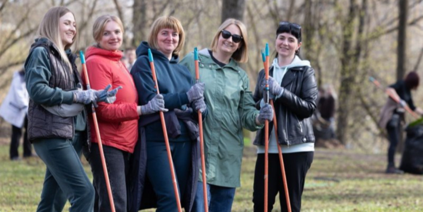 Массовый субботник прошел в Пскове - 2026-04-16 09:05:00 - 1