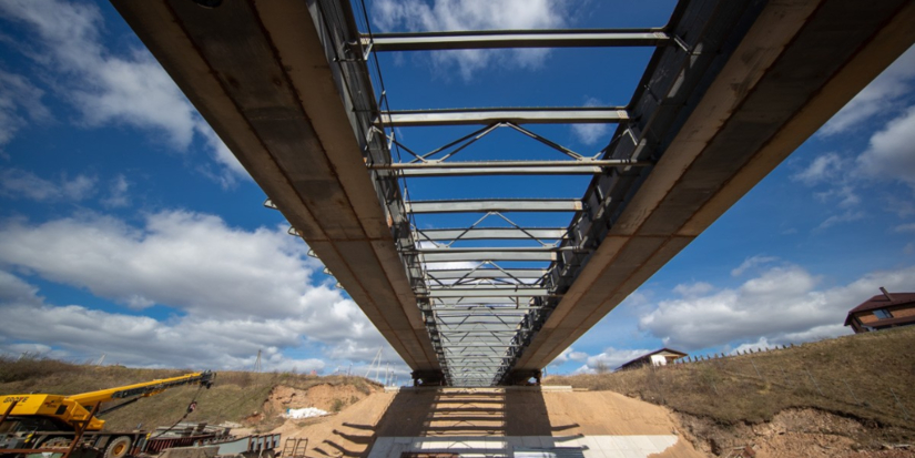 В Пскове продолжается строительство моста через реку Великая - 2026-04-28 11:05:00 - 1