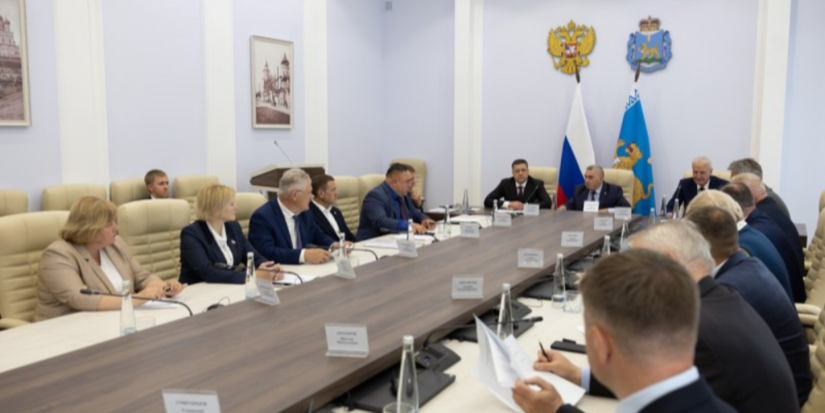 Михаил Ведерников обсудил с депутатами итоги года и развитие региона - 2026-05-28 10:05:00 - 1