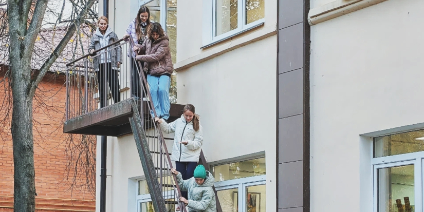 Антитеррористическая тренировка прошла в великолукской художественной школе - 2026-10-16 14:05:00 - 1