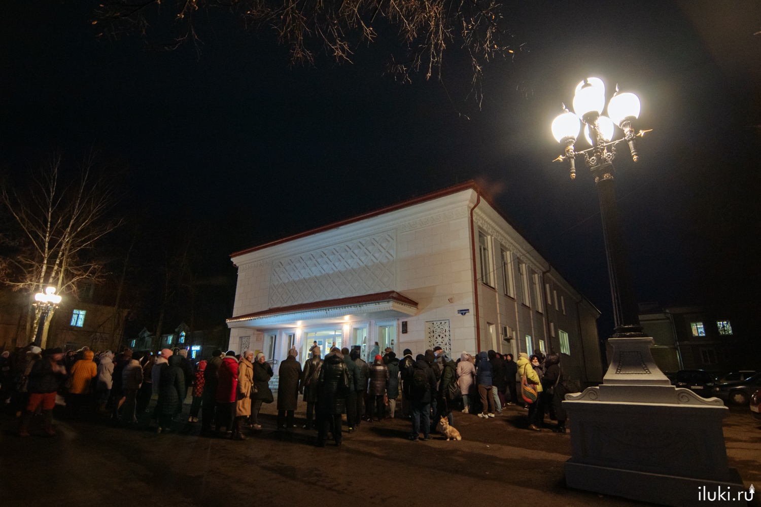 Старинные фонари зажглись в Великих Луках