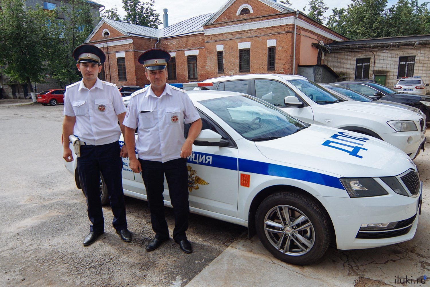 Сотрудники ГИБДД в Великих Луках рассказали о своей работе