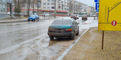 Великолучане заметили очередную брошенную машину - 2025-03-24 14:42:00 - 1