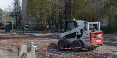 В Псковской области ремонтируют улицы, названные в честь героев войны - 2025-05-12 10:05:00 - 1