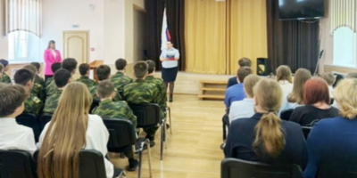 Полицейские встретились с великолукскими кадетами - 2025-05-20 16:35:00 - 1