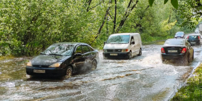 Вода в центре Великих Лук стоит вторые сутки - 2025-05-28 16:15:00 - 1