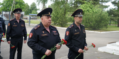 Псковские росгвардейцы почтили память партизан и подпольщиков - 2025-06-30 17:05:00 - 1