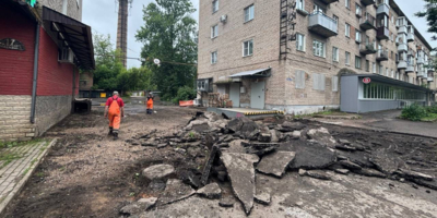 На улице на Ставского в Великих Луках ремонтируют дворы - 2025-07-16 09:35:00 - 1