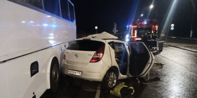 Три человека погибли в ДТП с участием легковушки и автобуса в Островском районе - 2025-08-06 11:30:00 - 1