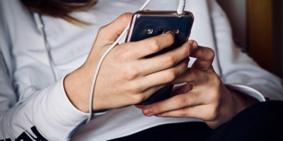 Из-за отключений интернета в России вырос спрос на SMS - 2025-08-08 19:05:00 - 1