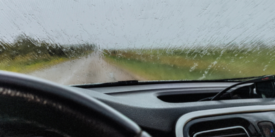 Водителям Псковской области напомнили о правилах безопасного осеннего вождения - 2025-11-01 13:05:00 - 1