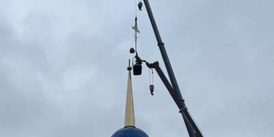 На строящийся храм в честь Успения Пресвятой Богородицы установлен крест - 2025-11-10 11:35:00 - 1