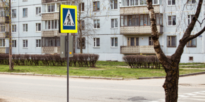 Работу по обеспечению безопасности пешеходов усилят в Великих Луках - 2025-11-11 18:05:00 - 1