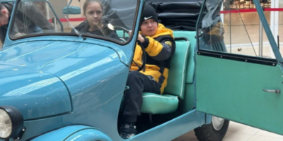 Юные псковичи познакомились с легендарными автомобилями - 2025-11-18 15:35:00 - 1