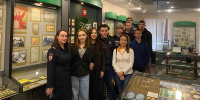 Полицейские пригласили псковских школьников в необычный музей - 2025-12-12 10:35:00 - 1