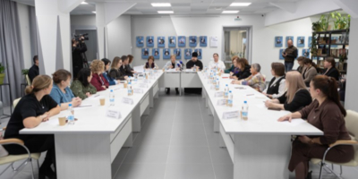 Вера Емельянова провела встречу с общественными помощниками - 2025-12-18 08:35:00 - 1