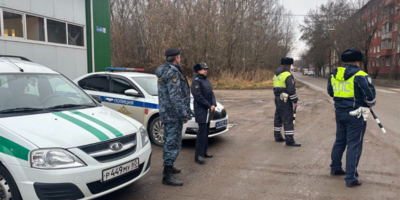 Приставы и дорожные полицейские провели совместный рейд в Великих Луках - 2025-12-19 13:05:00 - 1