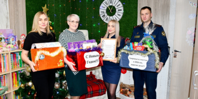 Сотрудники УФСИН Псковской области поздравили маленьких псковичей - 2025-12-28 15:05:00 - 1