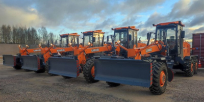 Новая спецтехника работает на дорогах Псковской области - 2025-12-30 09:35:00 - 1