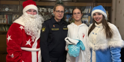 Коллекцию книг о Гарри Поттере подарили псковичке судебные приставы - 2026-01-12 11:05:00 - 1