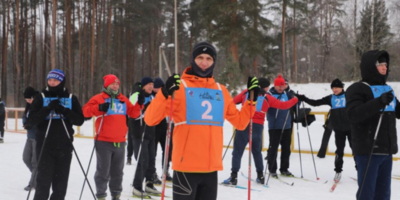Полицейские Великих Лук заняли второе место на соревнованиях по лыжным гонкам - 2026-02-03 13:05:00 - 1