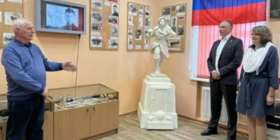 Макет памятника Александру Матросову установлен в великолукском музее - 2026-04-09 10:35:00 - 1