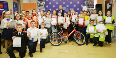 Победителей соревнований «Безопасное колесо - 2026» наградили в Великих Луках - 2026-04-14 09:05:00 - 1