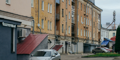 В России хотят сделать обязательными скамейки у подъездов - 2026-04-21 20:05:00 - 1