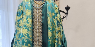 Выставка исторических костюмов и керамики открылась в Пскове - 2026-05-05 16:05:00 - 1