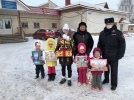 Ежегодная акция «Полицейский Дед Мороз» началась в Великих Луках - 2021-12-27 16:35:00 - 7