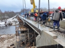 Продолжается ремонт моста через реку Шелонь в Дновском районе - 2022-04-08 17:05:00 - 6