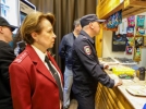 В Псковских магазинах проверяют сертификаты на алкоголь - 2023-06-08 13:35:00 - 4