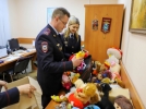 Псковские полицейские передали игрушки для детей из новых регионов России - 2023-06-15 12:05:00 - 4