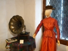Псковский музей показал журналистам выставку «дамских штучек» - 2023-03-08 14:05:00 - 6