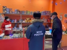 В Великих Луках проверили места продажи пиротехнической продукции - 2021-12-30 14:05:00 - 5