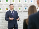Губернатор Михаил Ведерников вручил российские паспорта юным псковичам - 2024-02-22 10:06:00 - 5