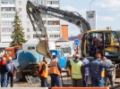 Провал в земле на перекрестке Ленина-Дьяконова пытаются заделать - 2023-04-11 16:38:00 - 5