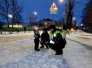 В Новосокольниках дорожные полицейские раздали фликеры юным пешеходам - 2023-02-10 12:35:00 - 5