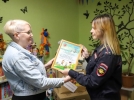 Псковские полицейские приняли участие в акции «Игрушка в добрые руки» - 2025-05-26 11:05:00 - 7