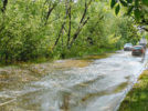 Вода в центре Великих Лук стоит вторые сутки - 2025-05-28 16:15:00 - 3