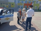 Инспекторы ДПС принимали поздравления от юных великолучан - 2025-07-04 10:05:00 - 7