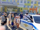 Инспекторы ДПС принимали поздравления от юных великолучан - 2025-07-04 10:05:00 - 6