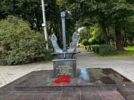 В Великих Луках завершено благоустройство Вечного огня и памятника подводникам - 2025-08-26 09:35:00 - 3