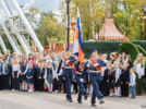Торжественные линейки прошли в Великих Луках - 2025-09-01 11:53:00 - 6